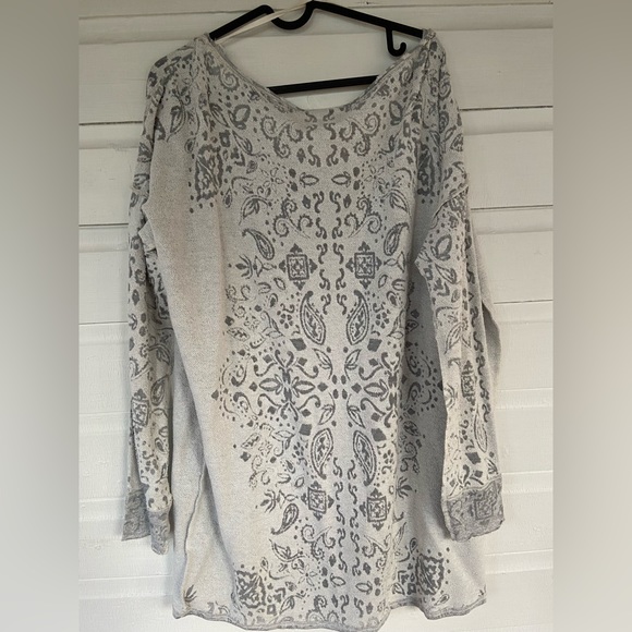 Pins and needles, size large burnout fabric tunic - Picture 2 of 3